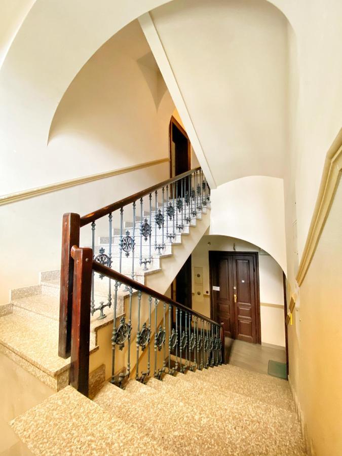 Apartament Bialy Z Jacuzzi คราคูฟ ภายนอก รูปภาพ